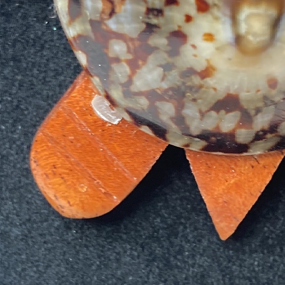 Kukui Nut Necklace with Wood Turtle Accent - Picture 6 of 15